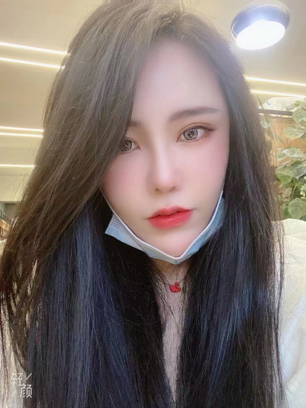 身材不错的颜值小姐姐